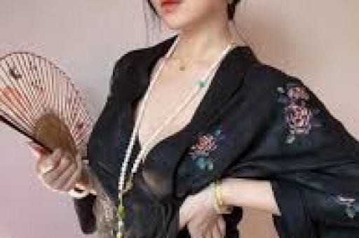 三名女生徒步送物资遭质疑莫让善意陷入反复自证
