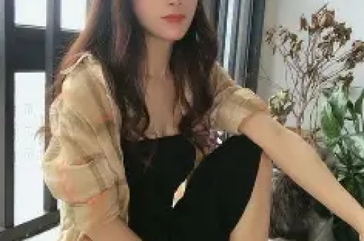 女大学生深夜得知母亲去世向同校70万粉丝博主求助后获助